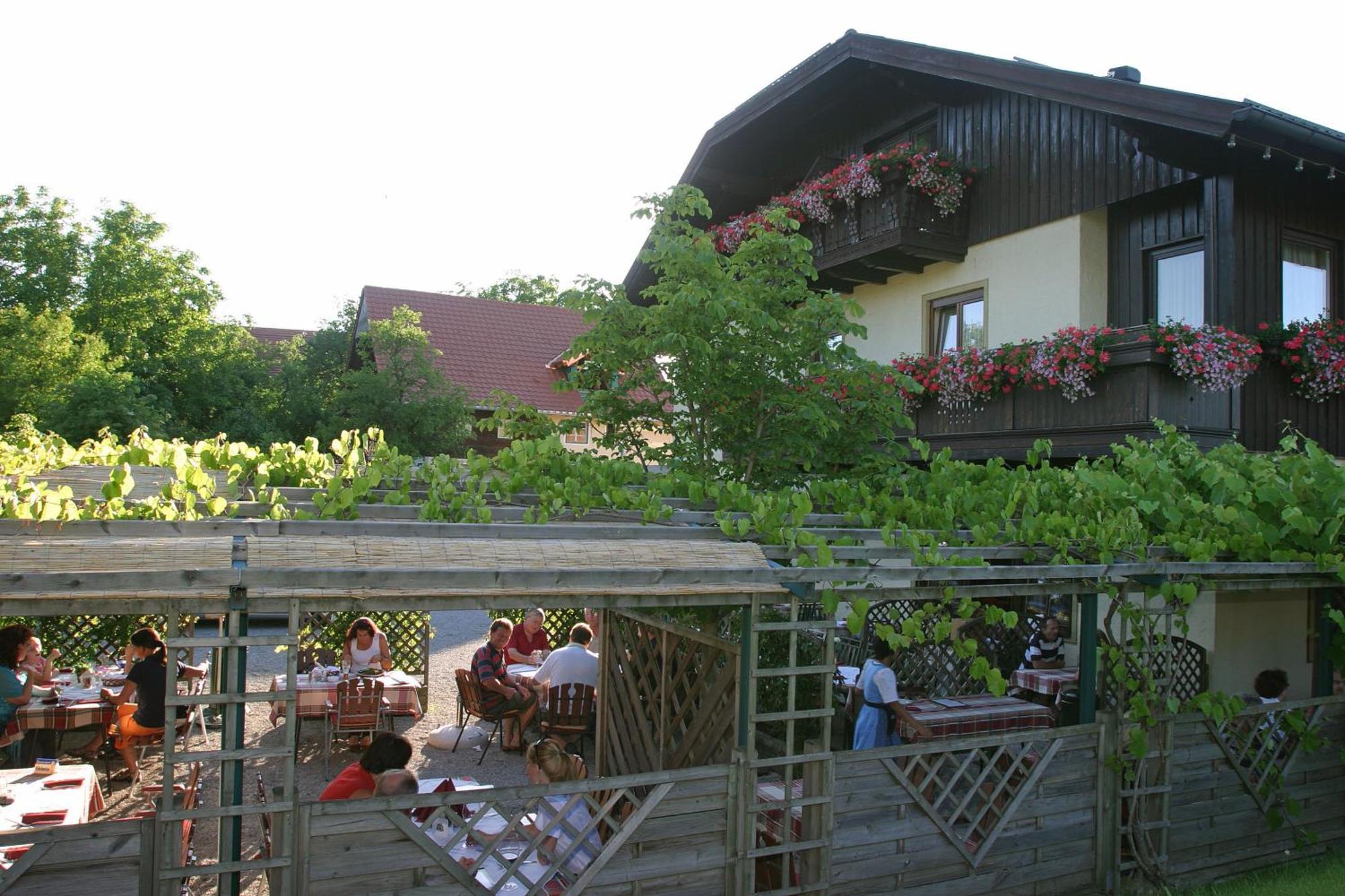 איוגנדורף Gasthof Neuwirt מראה חיצוני תמונה